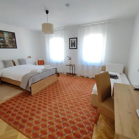Friends House - Station - Self Check-in Braşov